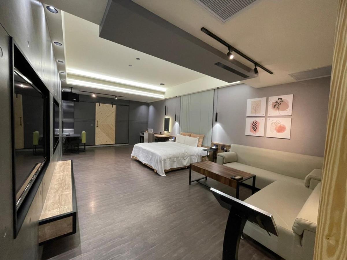 Soho Motel Taoyuan Buitenkant foto
