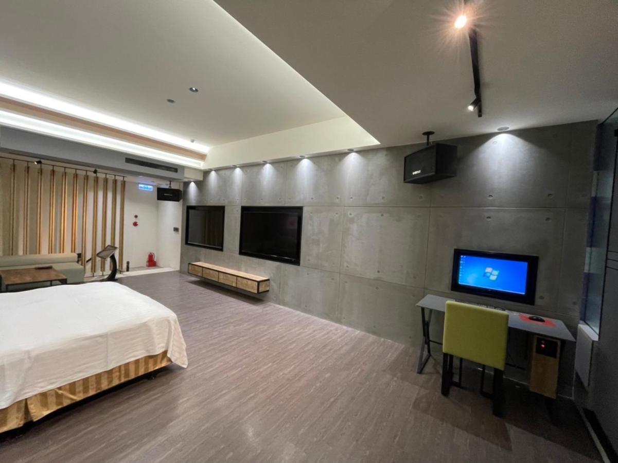Soho Motel Taoyuan Buitenkant foto
