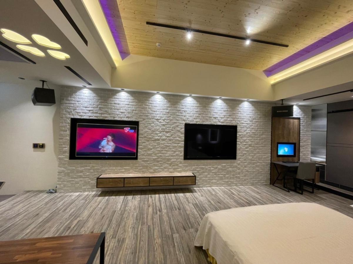 Soho Motel Taoyuan Buitenkant foto