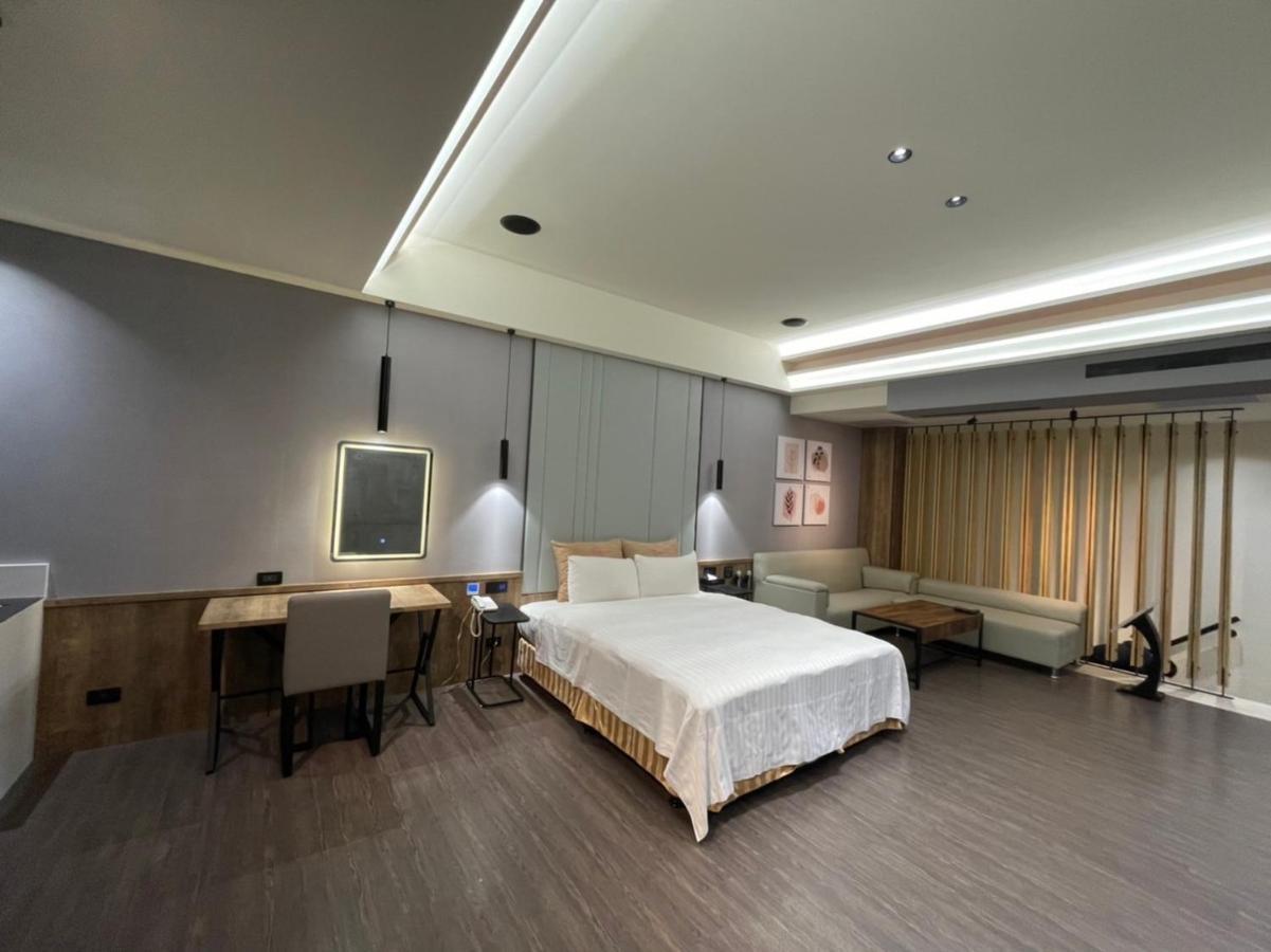 Soho Motel Taoyuan Buitenkant foto