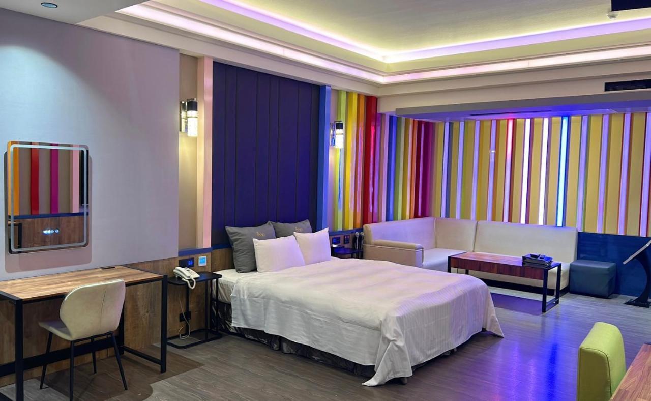 Soho Motel Taoyuan Buitenkant foto