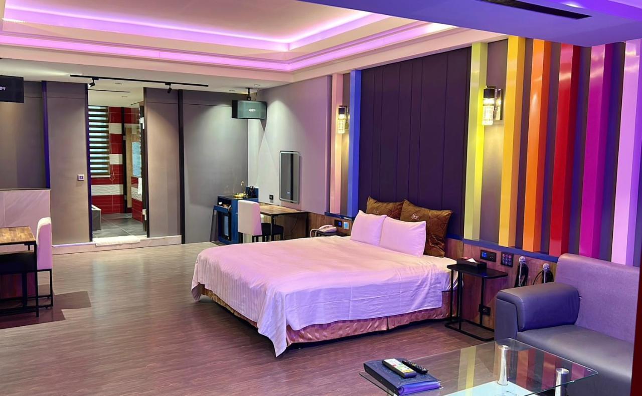 Soho Motel Taoyuan Buitenkant foto