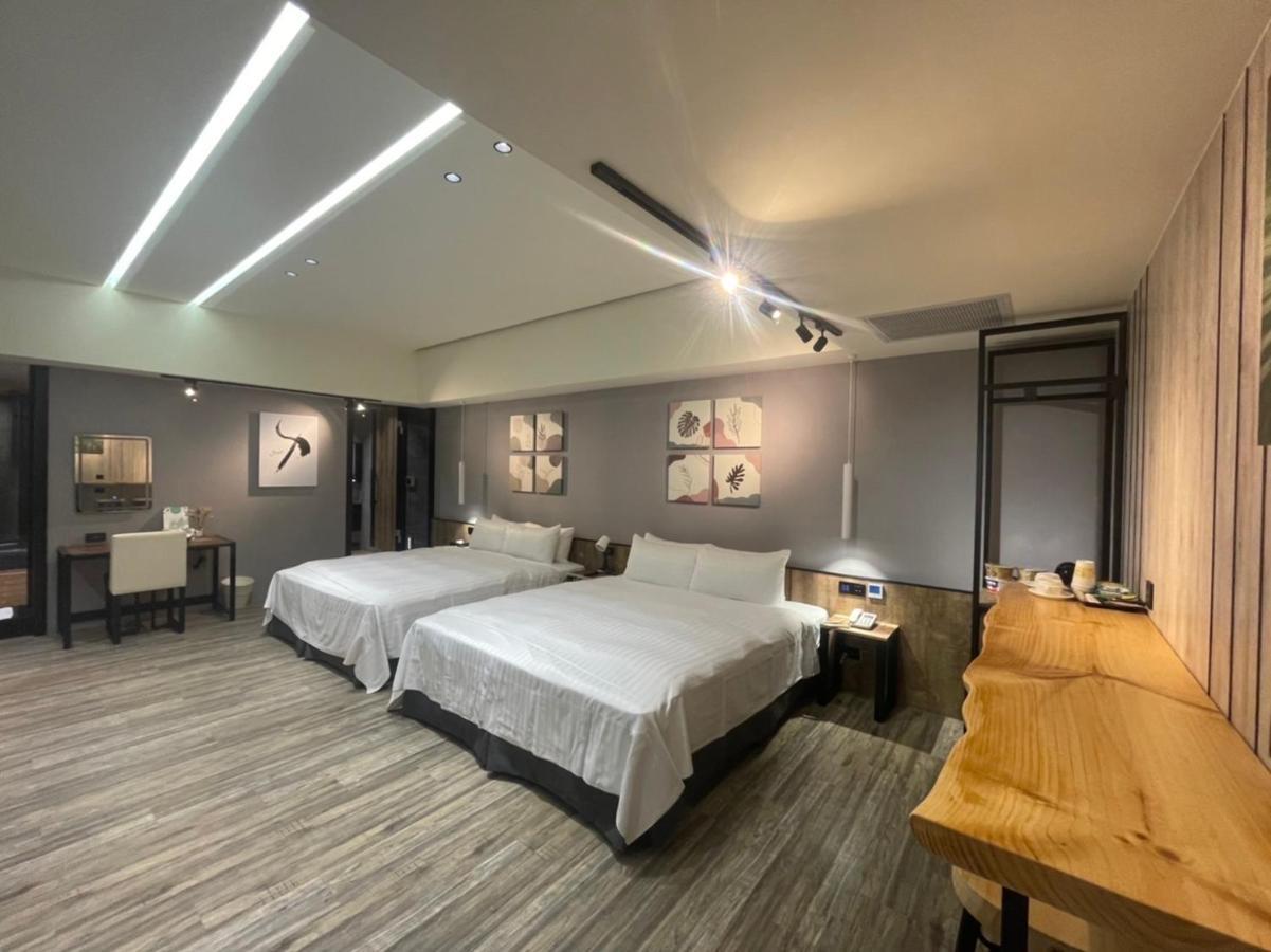 Soho Motel Taoyuan Buitenkant foto